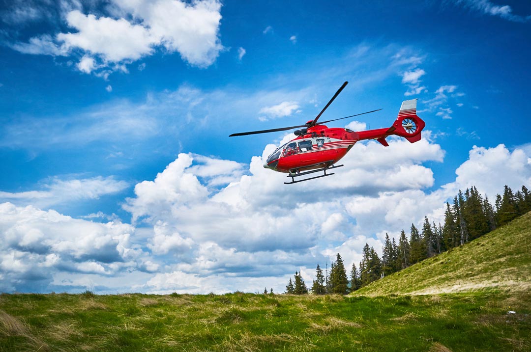 Фотообои красный вертолет