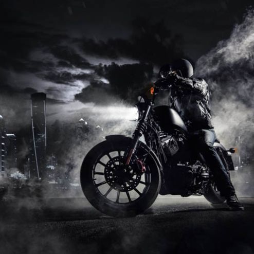выбрать Фотообои мотоциклист Черные фотообои на стену