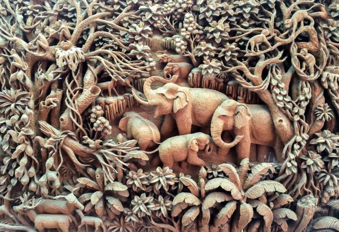 Фотообои деревянные слоны