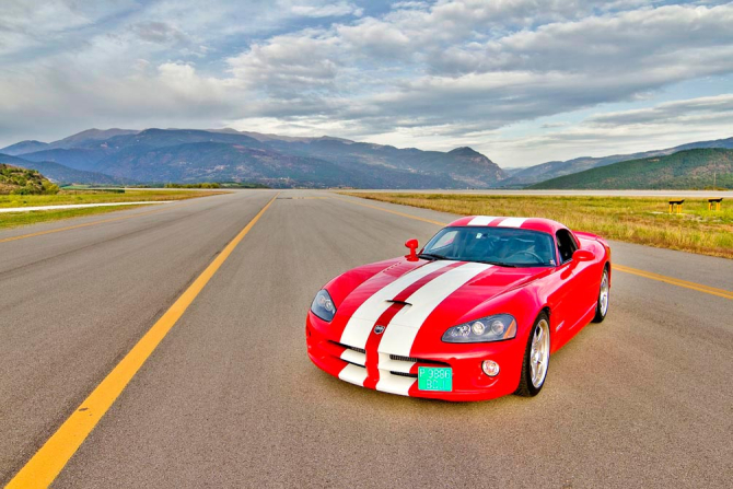 Фотообои Srt Viper