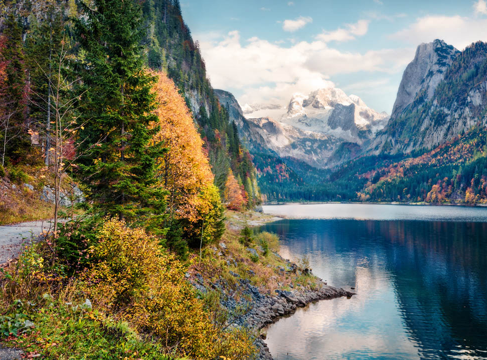выбрать Фотошпалери Озеро в горах Каталог фотошпалер на стіну