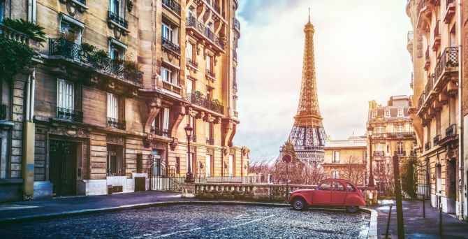 Фотообои старая улица Парижа