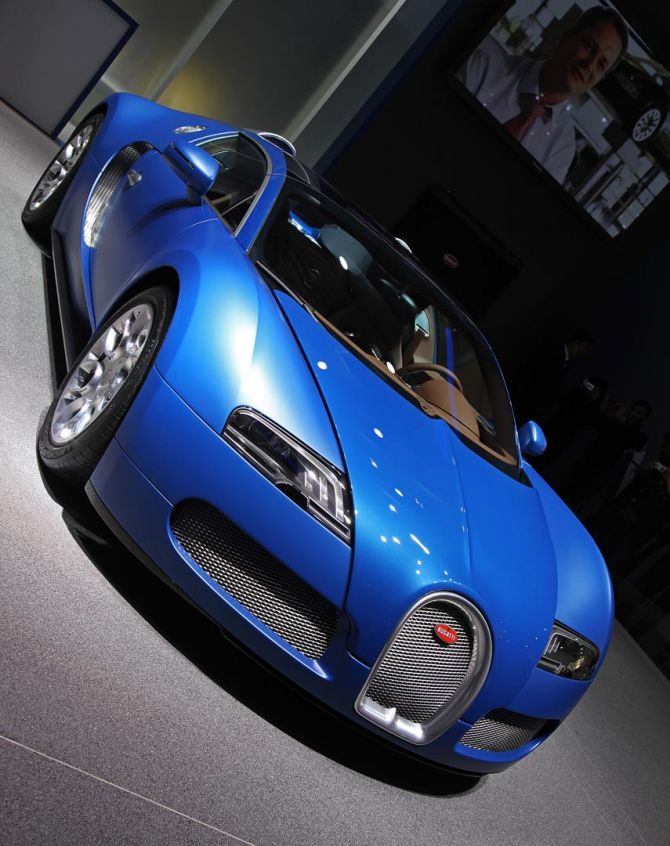 Фотообои синий Bugatti Veyron