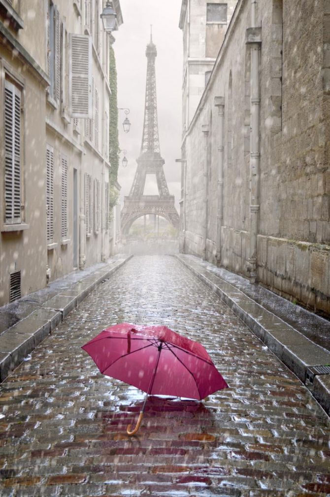 Фотообои красный зонт под дождём в Париже