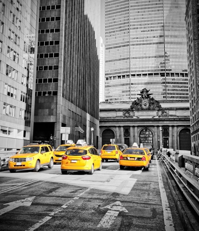 Фотошпалери жовті автомобілі в місті