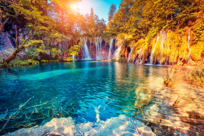 Фотообои Много водопадов, горы