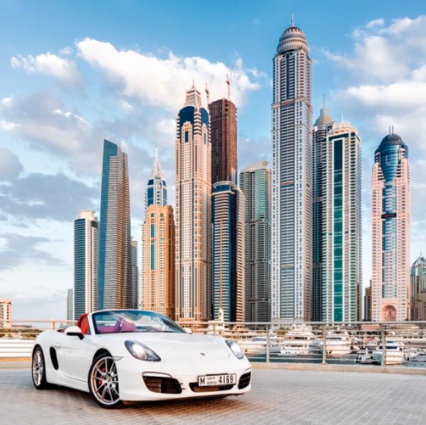 Фотообои Porsche на фоне города